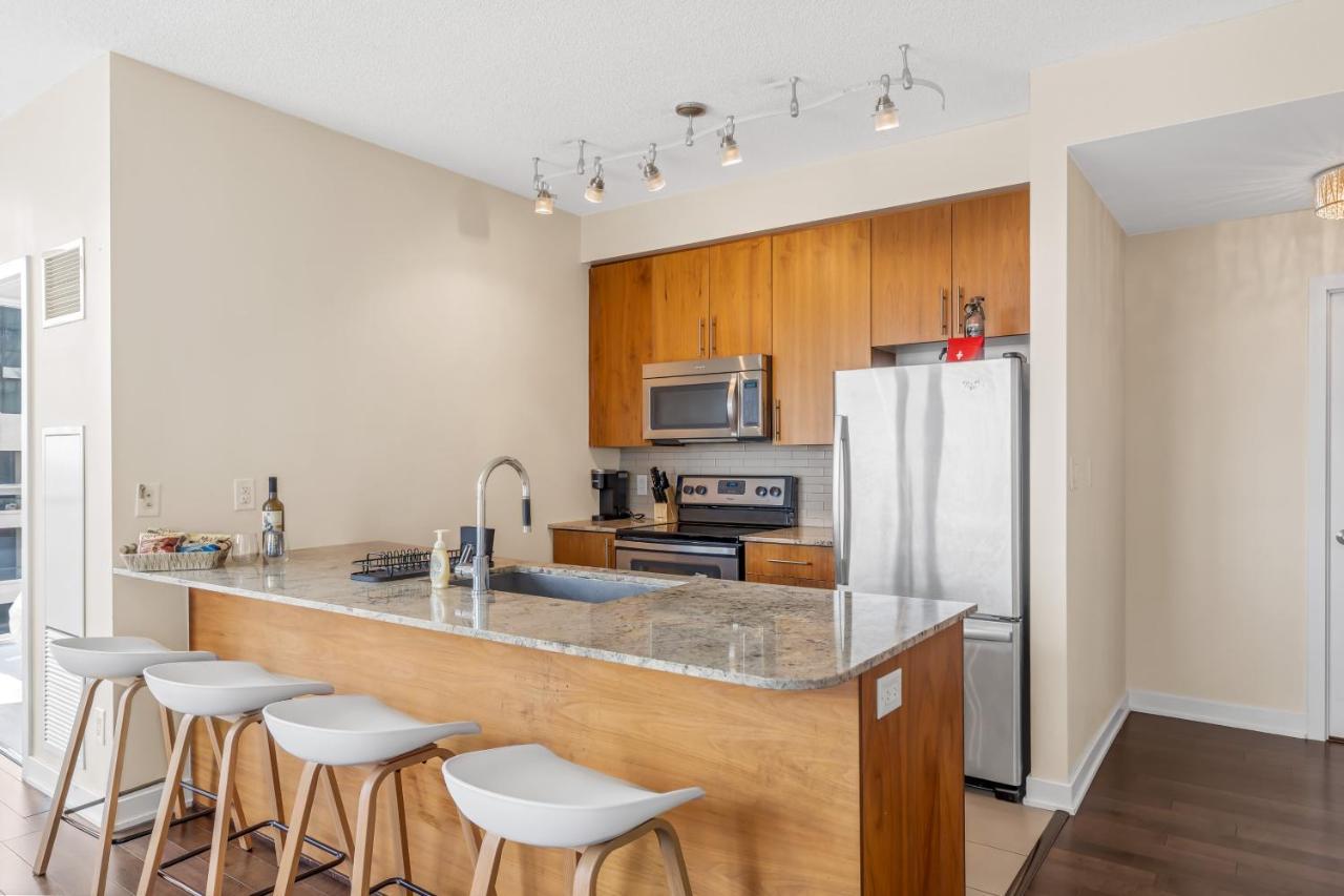 Ultra Luxurious 2.5 Bedroom 2 Full Bathroom 1 Parking Condo Near Sq1 Striking Views Mississauga Eksteriør bilde